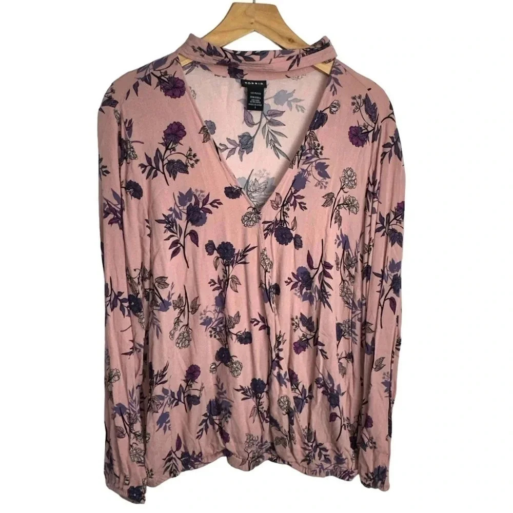 Torrid 1 pink with purple flowers long sleeve blouse